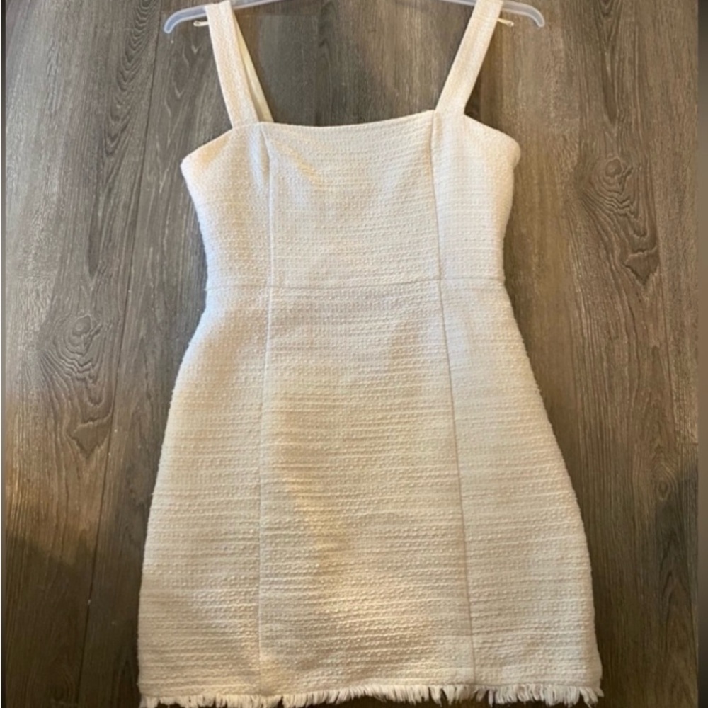 Elegant Cream Sleeveless Dress